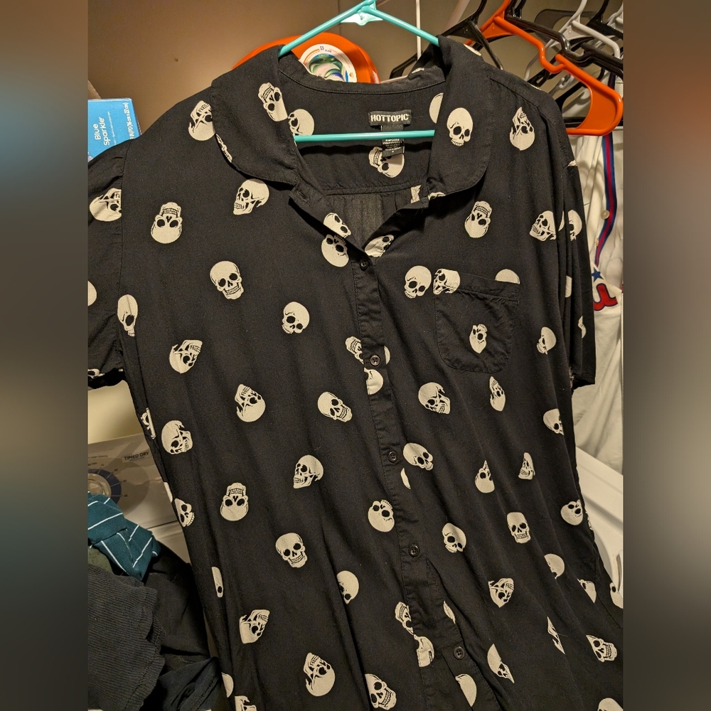 Boxy Skeleton Hot Topic Button Down Tee
